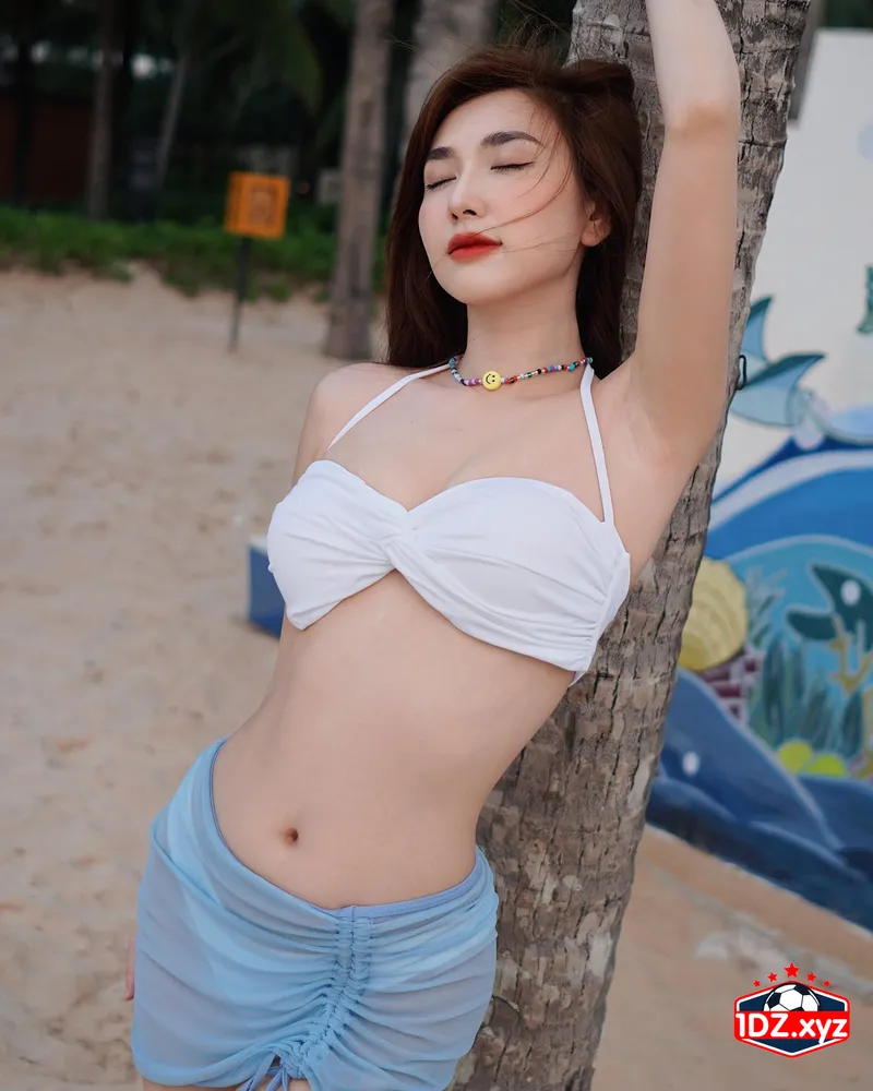 Thanh Mèo bikini